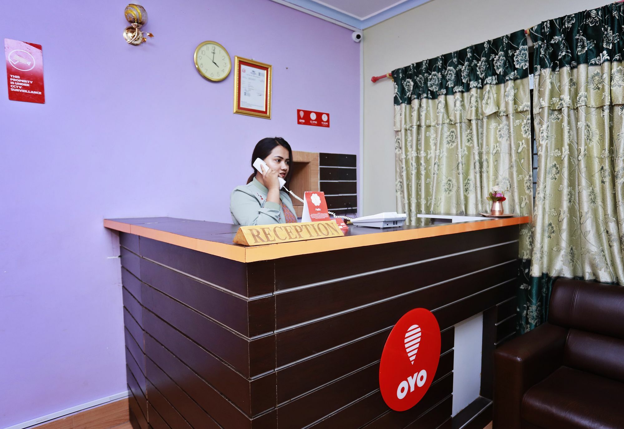 Oyo 575 Api Suites بوكْرا المظهر الخارجي الصورة