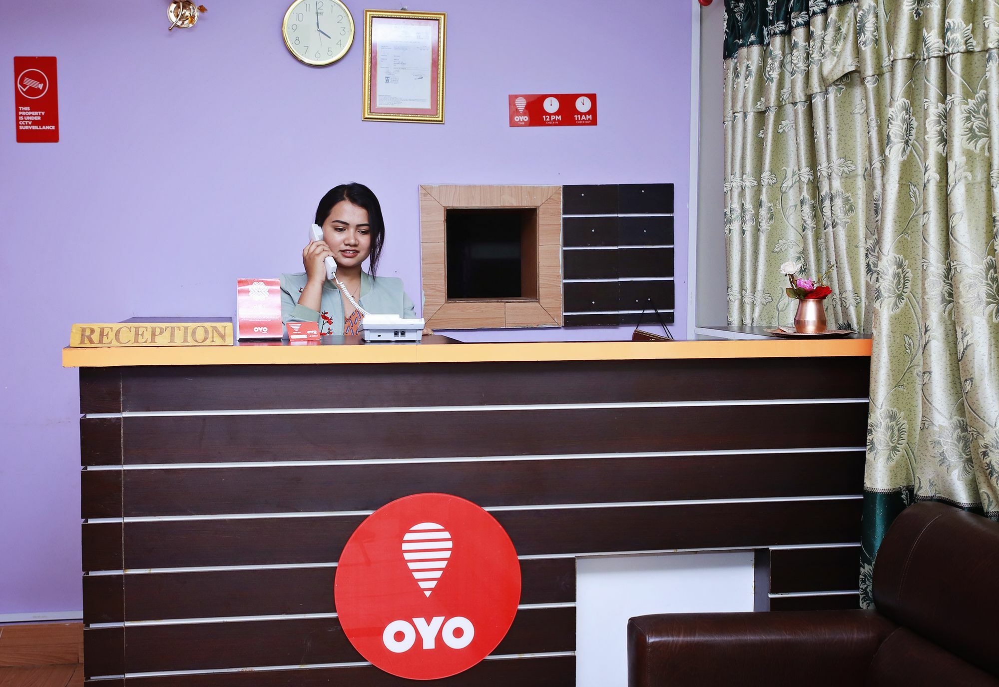 Oyo 575 Api Suites بوكْرا المظهر الخارجي الصورة