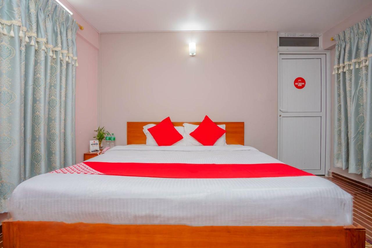 Oyo 575 Api Suites بوكْرا المظهر الخارجي الصورة