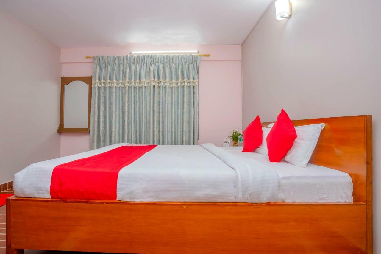 Oyo 575 Api Suites بوكْرا المظهر الخارجي الصورة