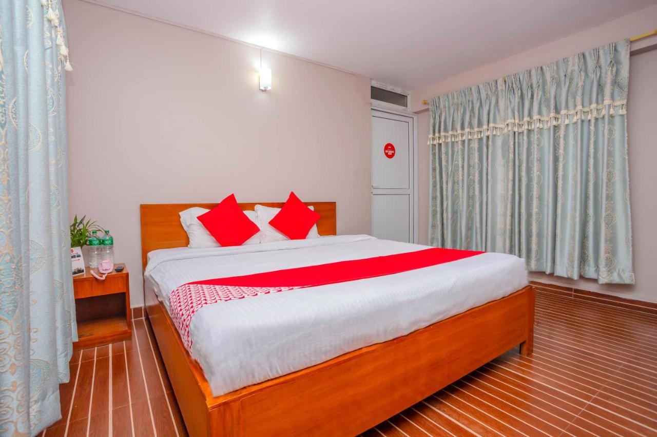 Oyo 575 Api Suites بوكْرا المظهر الخارجي الصورة